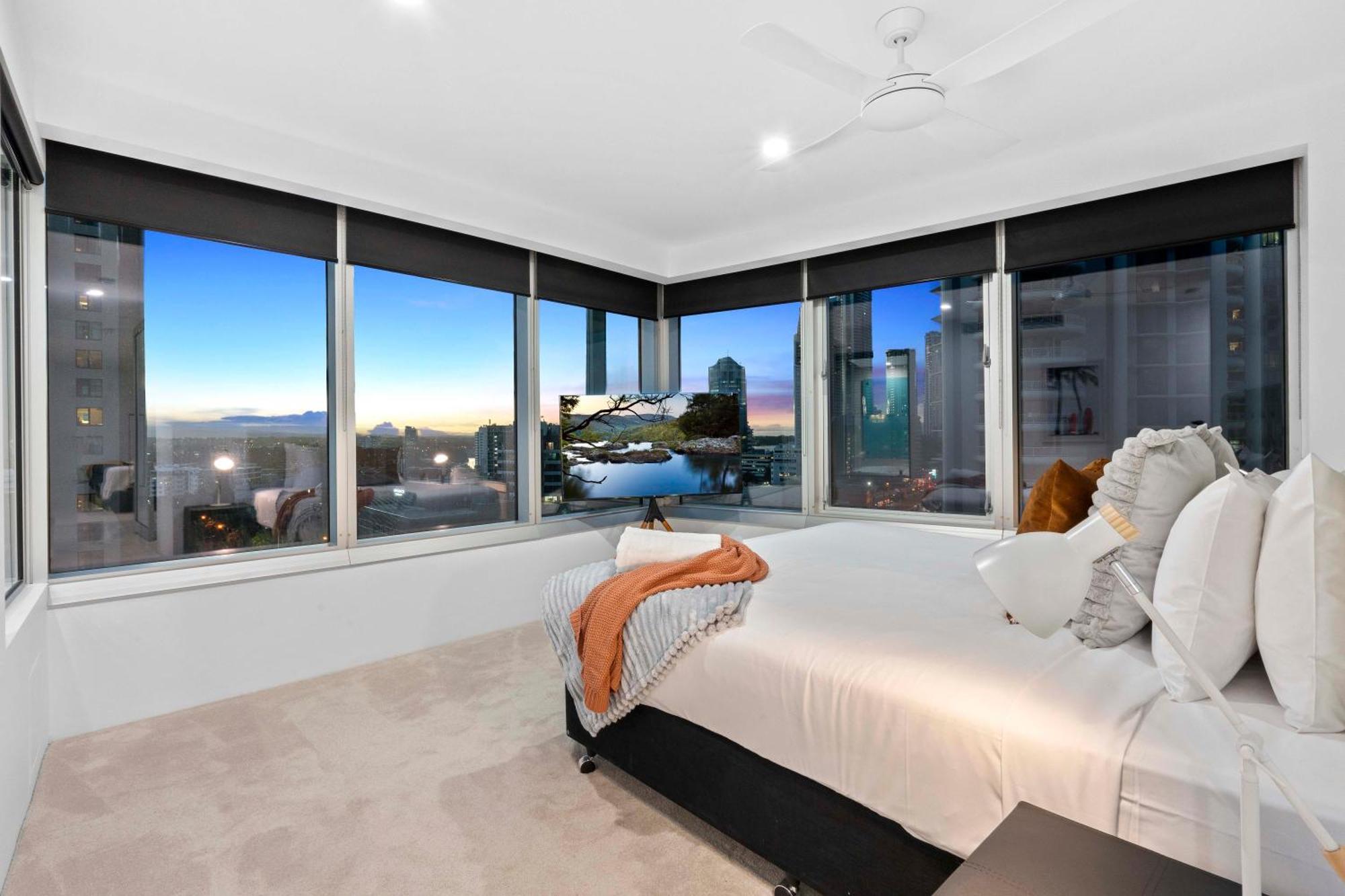Q Tower At Surfers Paradise - Self Contained Apartments Gold Coast Exterior photo
